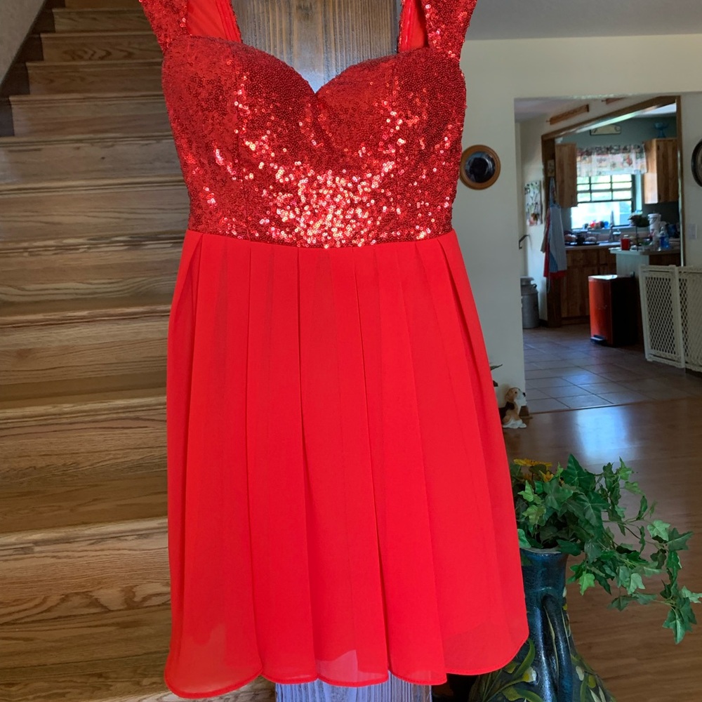 Red Mini / Short Homecoming Dress